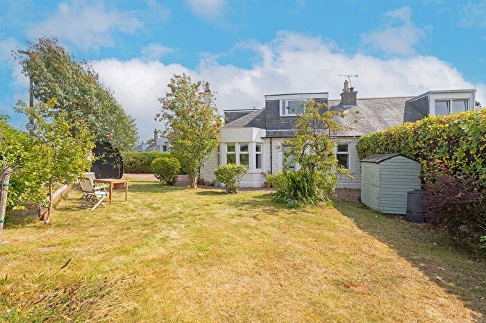 4 Bedroom Semi-Detached Bungalow For Sale In Strachan Gardens, Blackhall, Edinburgh, EH4