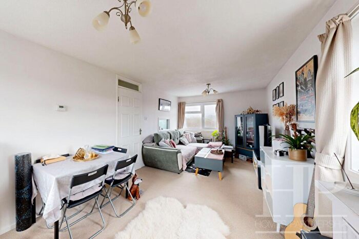 2 Bedroom Flat To Rent In Byrd Road, Crawley, RH11