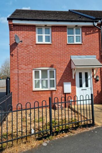 3 Bedroom Semi-Detached House To Rent In Rainshaw Lane, Manchester, M18