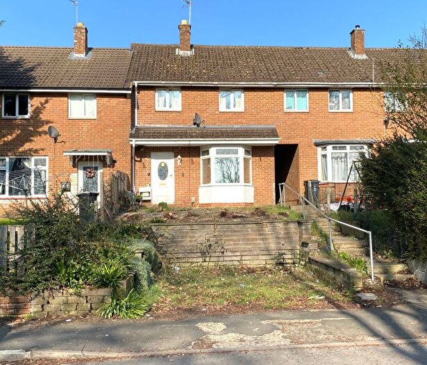 3 Bedroom Terraced House For Sale In Inglesham Road, Swindon, SN2