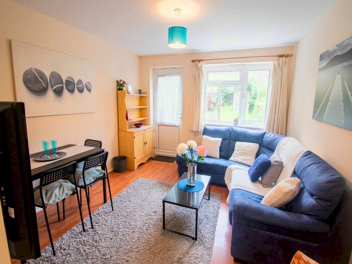 4 Bedroom Property To Rent In Roper Road, Canterbury, Kent, CT2