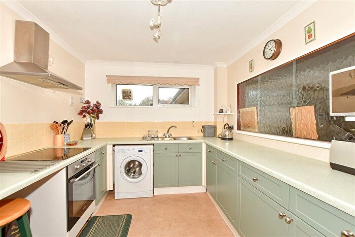 2 Bedroom Flat For Sale In Alpha Road, Birchington, Kent, CT7