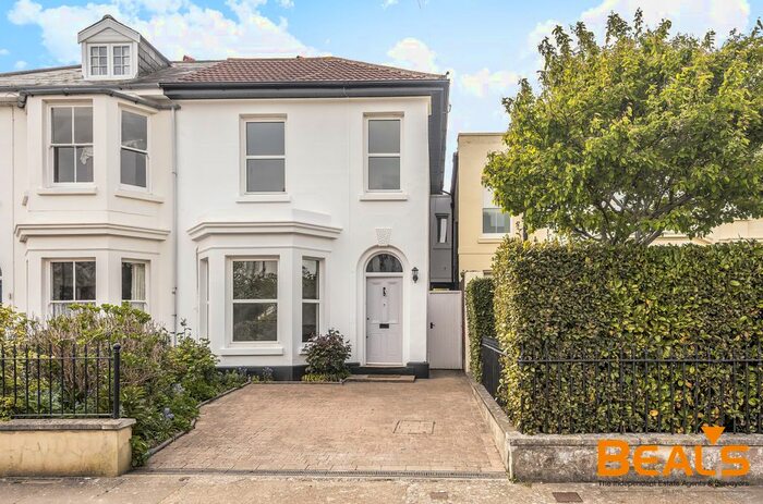 4 Bedroom Semi-Detached House To Rent In St. Marks Road, Gosport, PO12