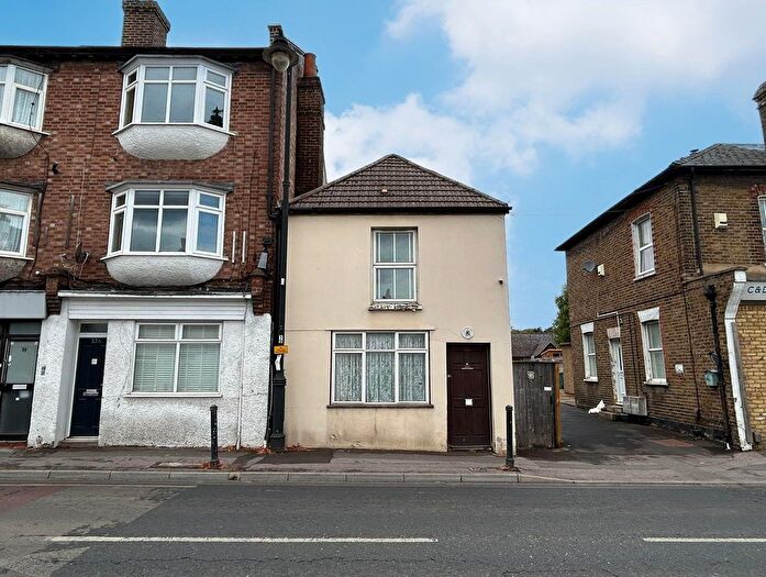 3 Bedroom Property For Sale In West Street, Carshalton, Surrey, SM5