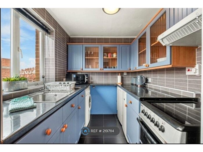 2 Bedroom Flat To Rent In West Jesmond Avenue, Newcastle Upon Tyne, NE2