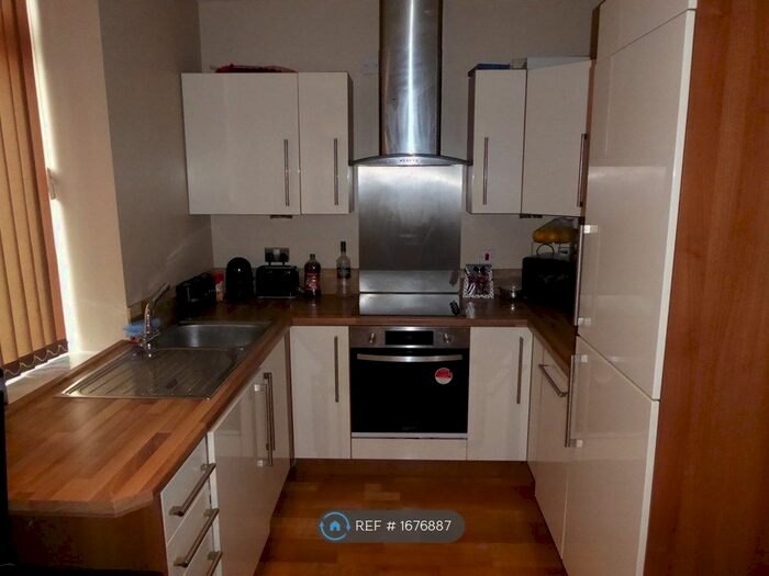 1 Bedroom Flat To Rent In Bryanstone Road, Bradford, BD4