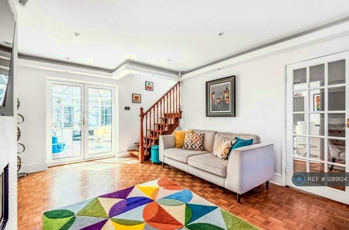 4 Bedroom Detached House To Rent In Dorado Gardens, Orpington, BR6