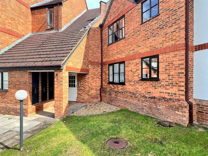 1 Bedroom Flat To Rent In Ridge Green, Shaw, Swindon, SN5