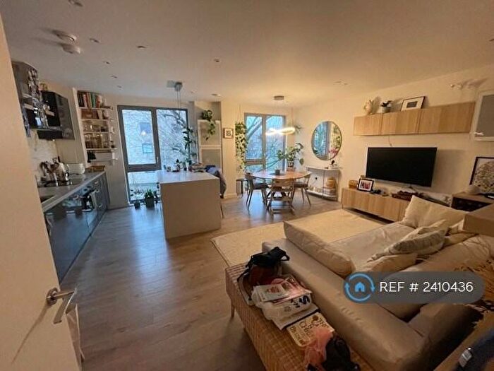 2 Bedroom Flat To Rent In Saunders Ness Road, London, E14
