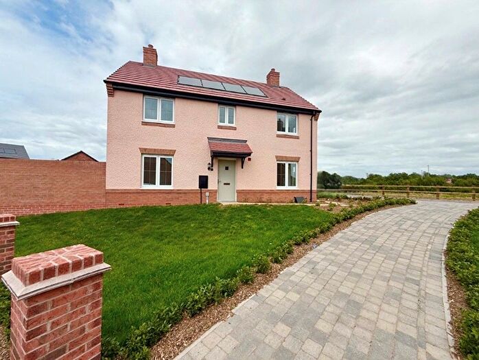 4 Bedroom Detached House To Rent In Robin Crescent, Crewe, CW2