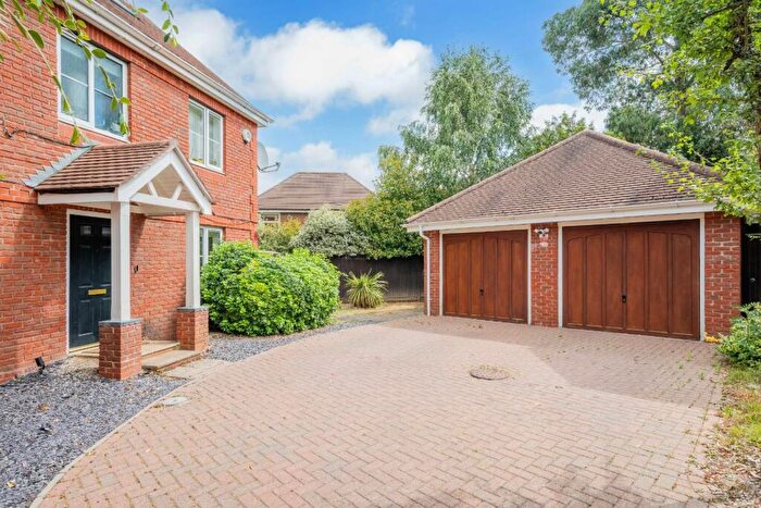 4 Bedroom Detached House For Sale In Monro Place, Epsom, KT19
