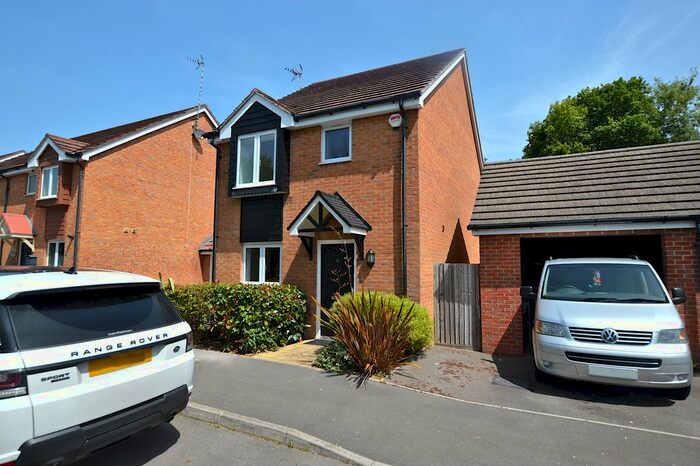 3 Bedroom Lodge To Rent In Shepherd Way, Havant, PO9