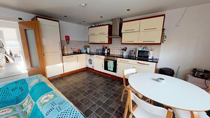 3 Bedroom Flat To Rent In Knight Street, Liverpool, L1