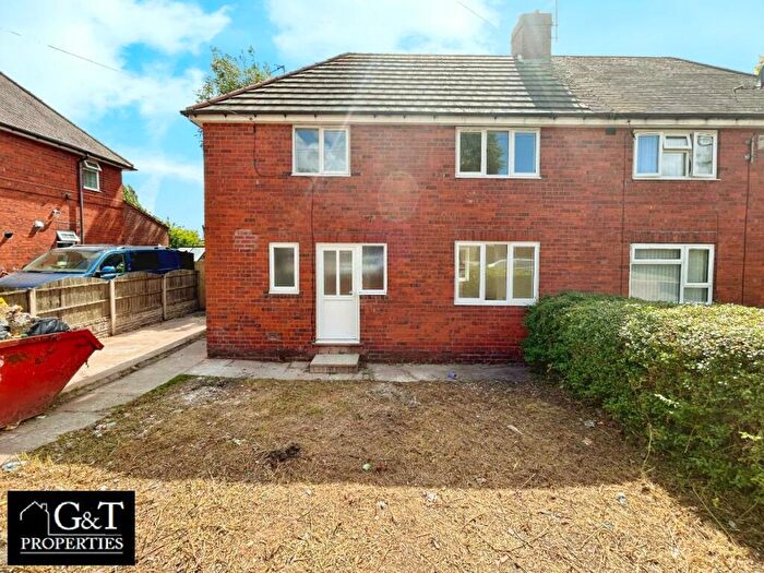 3 Bedroom Semi-Detached House To Rent In Tiled House Lane, Brierley Hill, DY5