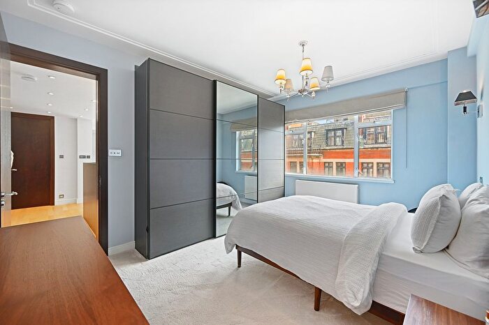 1 Bedroom Flat To Rent In Hallam Street, Marylebone, London, W1W