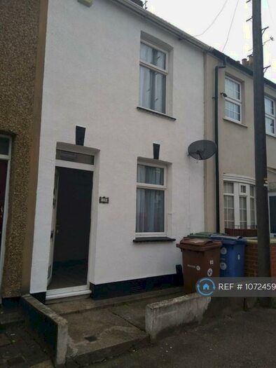 2 Bedroom Terraced House To Rent In Wood Street, Grays, RM17