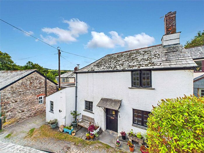 2 Bedroom Detached House For Sale In Yeolmbridge, Launceston, Cornwall, PL15