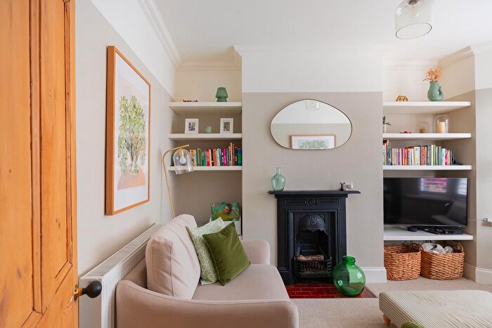 3 Bedroom Terraced House For Sale In West View Road, Bedminster, BS3