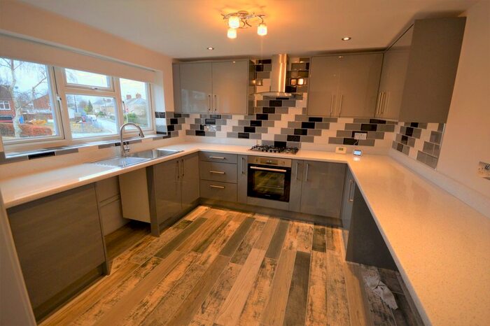 3 Bedroom Flat To Rent In Jenkins Close, Bilston, West Midlands, WV14