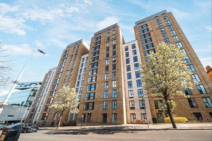 2 Bedroom Apartment For Sale In Wellington Street, London, SE18
