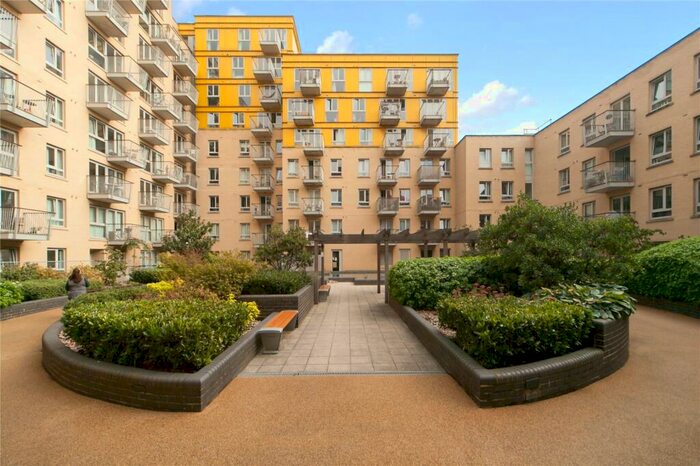 2 Bedroom Flat To Rent In Carronade Court, Eden Grove, N7