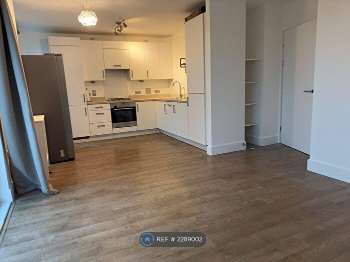 2 Bedroom Flat To Rent In Duckett Street, London, E1