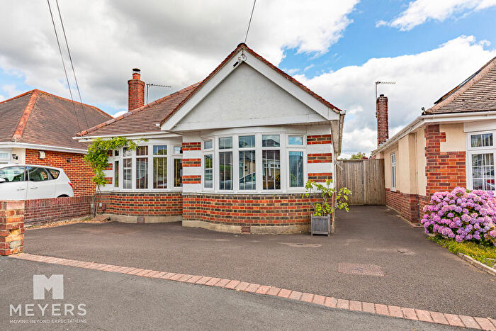 3 Bedroom Bungalow For Sale In Newmorton Road, Bournemouth, BH9