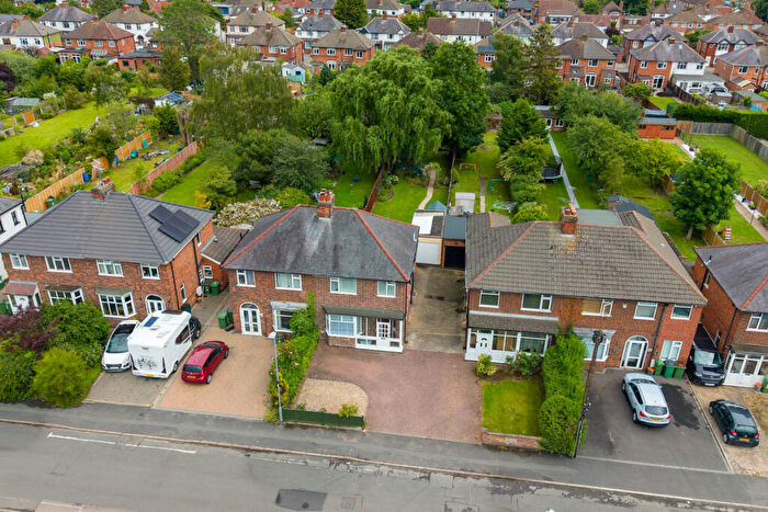 3 Bedroom Semi-Detached House For Sale In Holmfield Avenue West, Leicester Forest East, LE3
