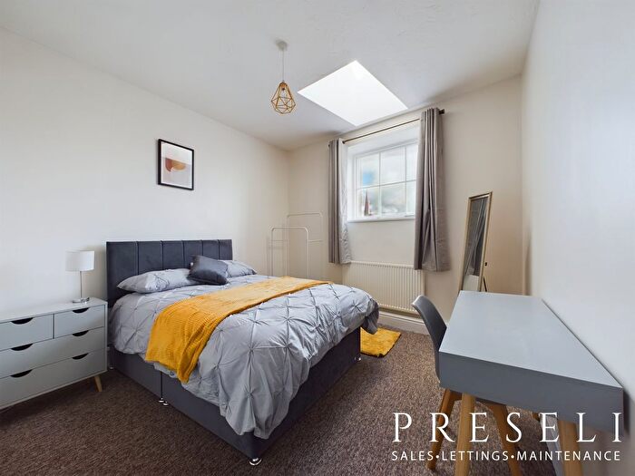 2 Bedroom Flat To Rent In St. Marys Street, Haverfordwest, SA61