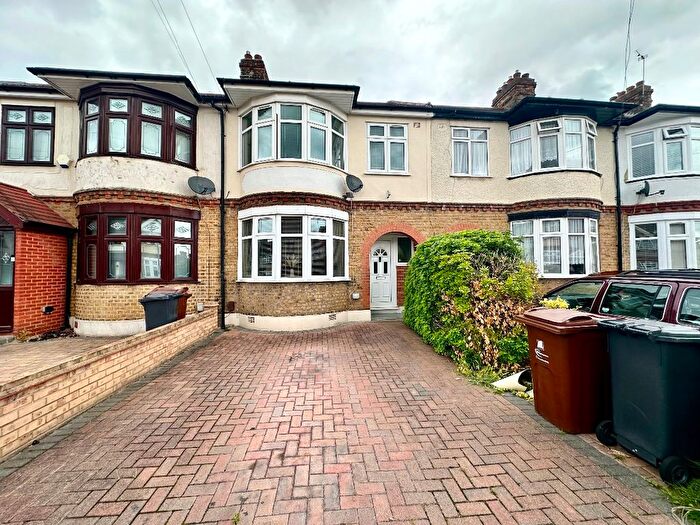 3 Bedroom Terraced House To Rent In Fourth Avenue, Romford, RM7