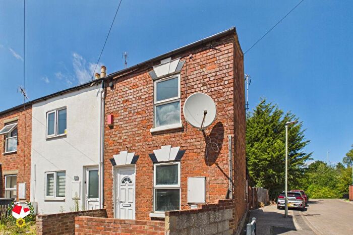2 Bedroom End Of Terrace House For Sale In Millbrook Street, Gloucester, GL1