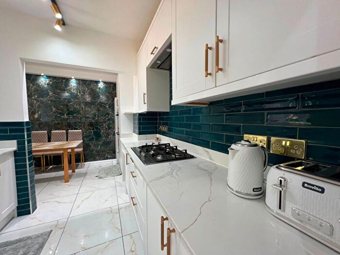 4 Bedroom Flat To Rent In Chalton House, Chalton Street, NW1