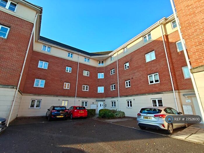 2 Bedroom Flat To Rent In Little Green, Bradley Stoke, Bristol, BS32