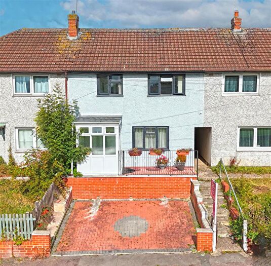 3 Bedroom Terraced House For Sale In Netherhall Road, Leicester, LE5