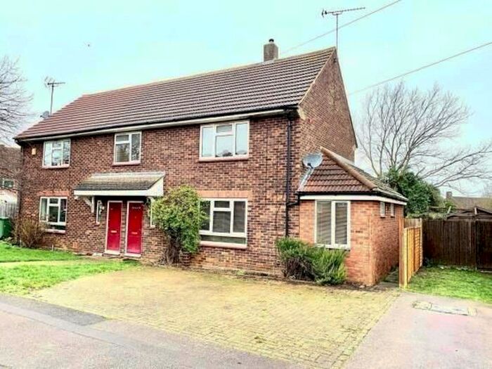 Houses for sale & to rent in LU7 4DJ, WHINCHAT GARDENS, Leighton