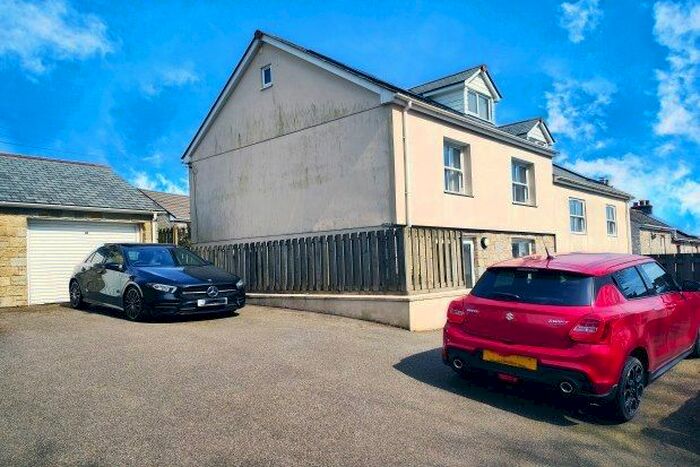 4 Bedroom Semi-Detached House To Rent In Antron Hill, Penryn, TR10