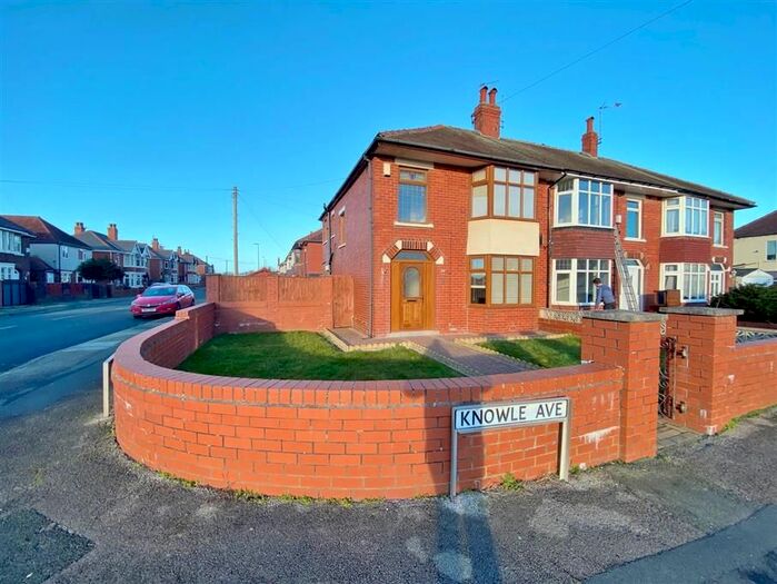 3 Bedroom Property To Rent In Knowle Avenue, Blackpool FY2