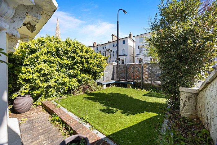 2 Bedroom Flat For Sale In Priory Road, South Hampstead, NW6