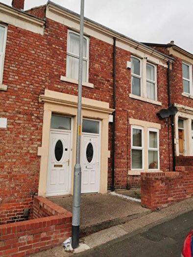 3 Bedroom Flat To Rent In Overhill Terrace, Gateshead, NE8