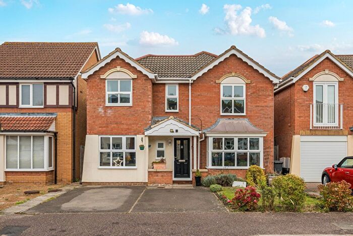 5 Bedroom Detached House For Sale In Eisenhower Road, Shefford, SG17