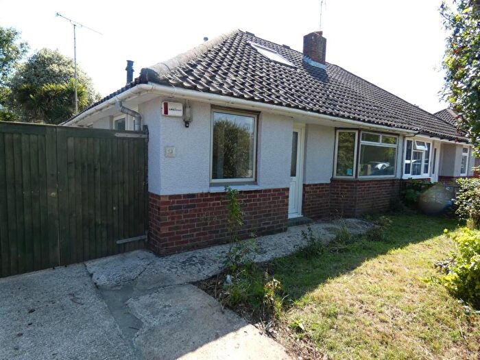 4 Bedroom Semi-Detached Bungalow For Sale In Hearnfield Road, Littlehampton, BN17