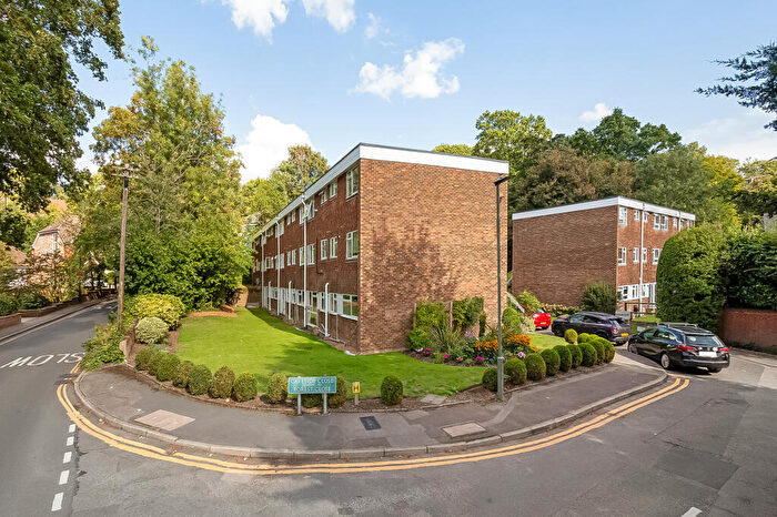2 Bedroom Duplex For Sale In Rutland Court, Caveside Close, Chislehurst, BR7