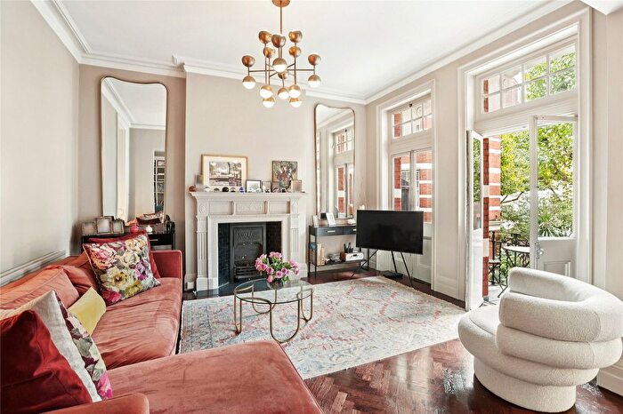 3 Bedroom Flat For Sale In Fitzjames Avenue, London, W14