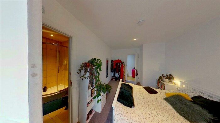 2 Bedroom Apartment To Rent In Furley Road, London, SE15
