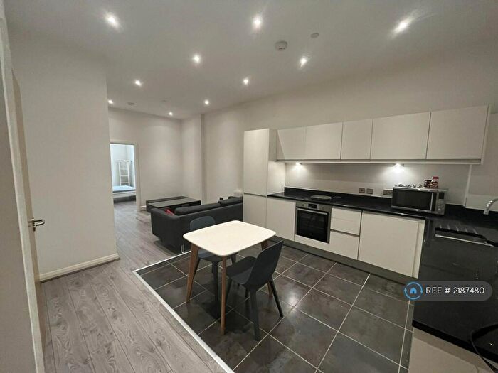 2 Bedroom Flat To Rent In The Co-Operative, Coventry, CV1