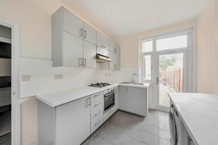 2 Bedroom Flat To Rent In Hampden Road, Hornsey, N8