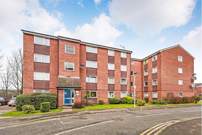 1 Bedroom Flat To Rent In Gurney Close, IG11