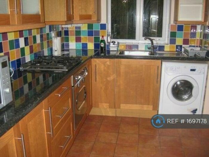 4 Bedroom Semi-Detached House To Rent In South Park Avenue, Norwich, NR4