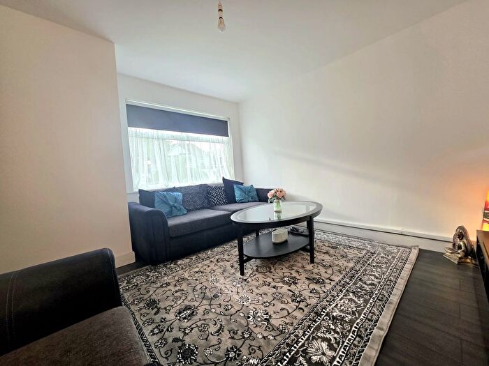 3 Bedroom Semi-detached House For Sale In Hitherwell Drive, Harrow, HA3