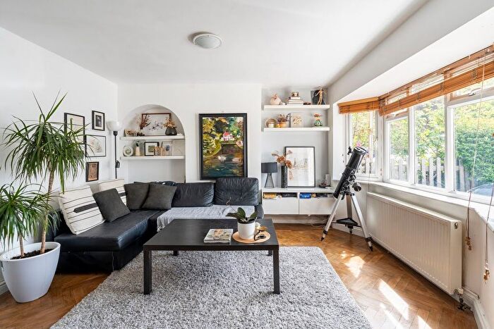 3 Bedroom Terraced House To Rent In Dorchester Road, Worcester Park, KT4